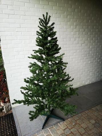 Sapin de Noël artificiel disponible aux enchères