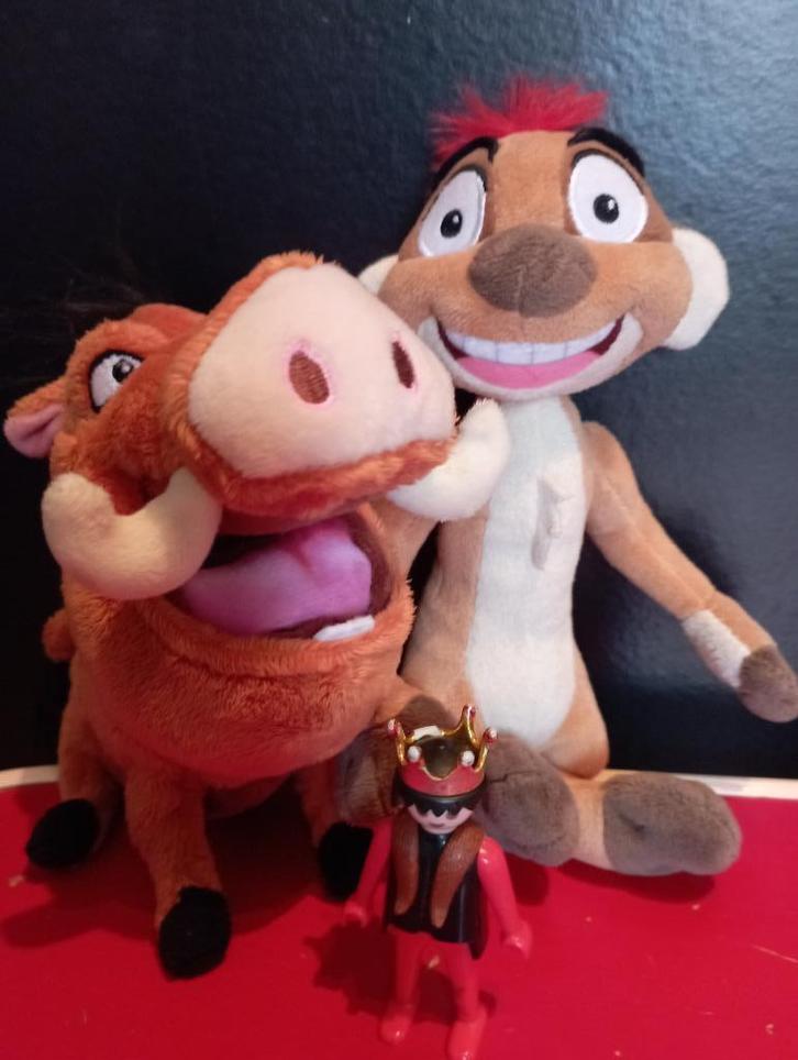 604) pluche knuffels lion King ( Pumbaa en Timon ) 3, Kinderen en Baby's, Speelgoed | Knuffels en Pluche, Zo goed als nieuw, Overige typen