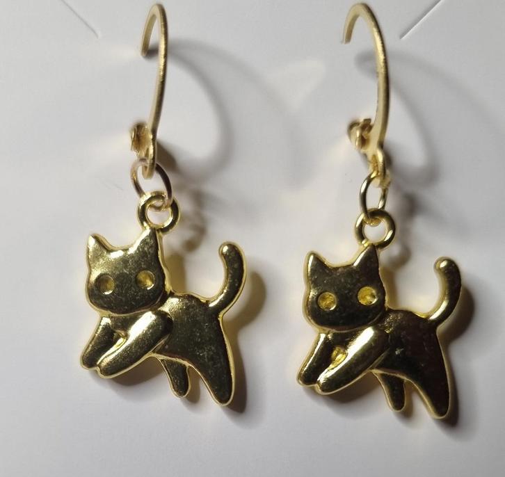 Boucles d'oreilles chat doré, Bijoux, Sacs & Beauté, Boucles d'oreilles, Neuf, Pendantes, Autres matériaux, Or, Enlèvement ou Envoi