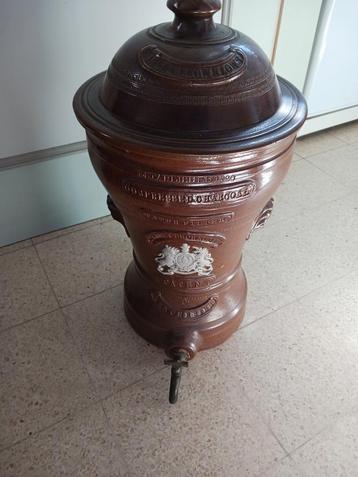 Filtre à eau à charbon comprimé, 1880., Antiquités & Art, Enlèvement