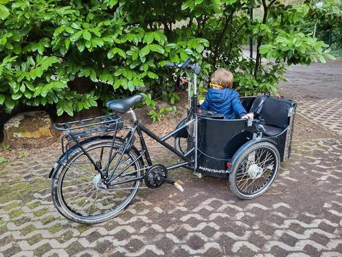 Elektrische bakfiets merk Nihola voor 4 kinderen, Vélos & Vélomoteurs, Vélos | Vélos avec bac, Comme neuf, Bâche, Enlèvement