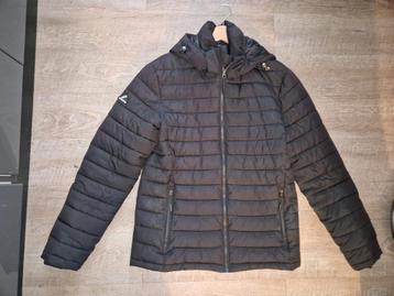 Veste matelassée chaude Superdry M super état noire M beschikbaar voor biedingen
