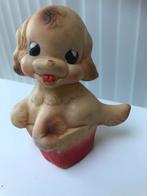 Oud speelgoed rubberen hondje in mand, Antiek en Kunst, Antiek | Speelgoed, Ophalen of Verzenden