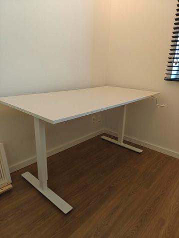 IKEA TROTTEN 160x80 x(70-120) Zit-Sta 2022, Huis en Inrichting, Bureaus, Ophalen, In hoogte verstelbaar, Zo goed als nieuw, Bureau