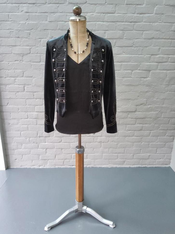 Zwart velvet jasje met zilveren knoopjes - défaut, Kleding | Dames, Jasjes, Kostuums en Pakken, Jasje, Maat 36 (S), Zwart, Ophalen of Verzenden