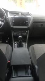 Volkswagen Tiguan 2.0D Bj 2020 143000km 7 places, Autos, Volkswagen, Argent ou Gris, Achat, Boîte manuelle, Tiguan