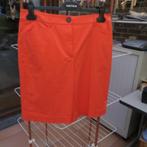Short nieuw met steekzakken rood MarcCain mt 3 (38-40), Kleding | Dames, Maat 38/40 (M), Nieuw, Ophalen of Verzenden, Driekwart