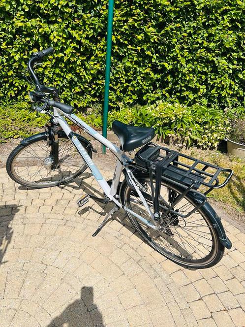 Veloci e bike wit,maat 48,geen ondersteuning meer, Fietsen en Brommers, Elektrische fietsen, Gebruikt, 47 tot 51 cm, 30 tot 50 km per accu