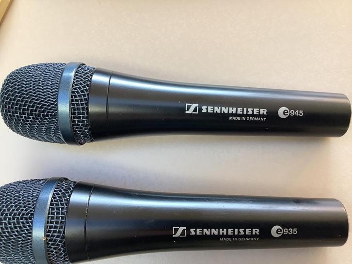 2 Dynamische zangmicrofonen, Musique & Instruments, Microphones, Comme neuf, Micro chant, Enlèvement