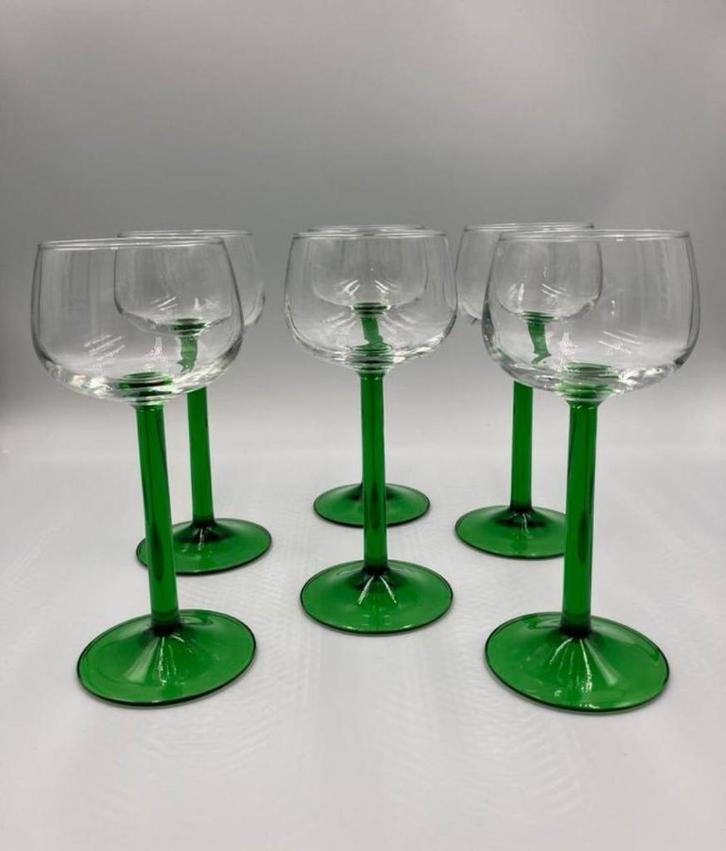 6x Vintage wijnglas Luminarc groene stam en voet. Prijs/set., Antiek en Kunst, Antiek | Glaswerk en Kristal, Ophalen of Verzenden