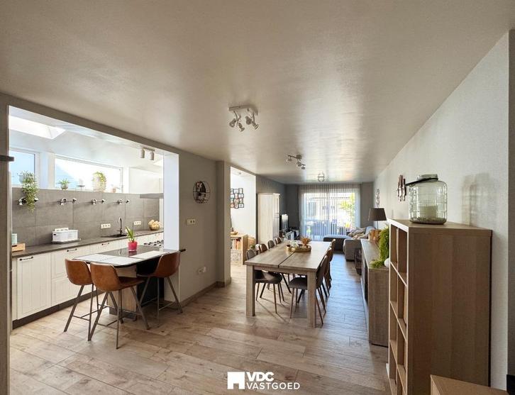 Laat je verrassen door de ruimte achter deze rijwoning!, Immo, Huizen en Appartementen te koop, Provincie Limburg, 200 tot 500 m²