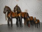 4 Houten paardjes met koper afgewerkt, Enlèvement ou Envoi, Cuivre