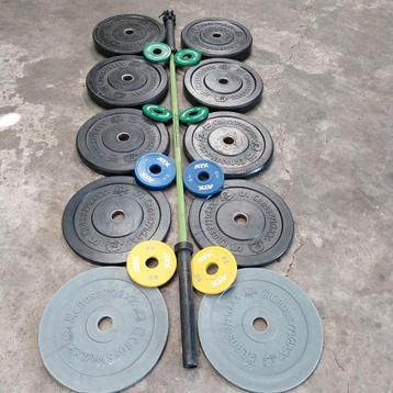 Crossmaxx Bumper Plates Set  + Atx Olympische barbell 220cm  beschikbaar voor biedingen