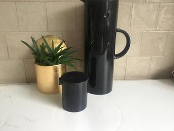 Thermos et pot à lait STELTON  disponible aux enchères