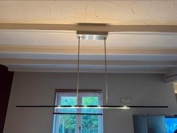 Strakke plafondlamp beschikbaar voor biedingen