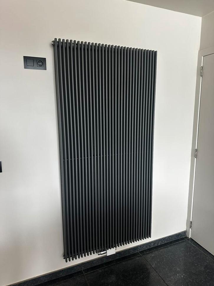 Radiator Debra 180 x 88 dubbel grijs, Doe-het-zelf en Bouw, Verwarming en Radiatoren, Zo goed als nieuw, Radiator, Ophalen