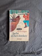 Monica Hughes - Jacht in het donker, Boeken, Ophalen of Verzenden, Gelezen