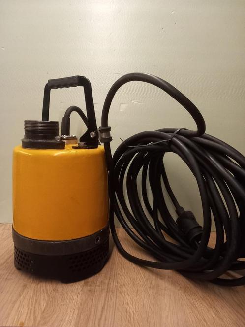 Te huur: Krachtige en compacte dompelpomp, Tuin en Terras, Waterpompen, Zo goed als nieuw, Elektrisch, Dompelpomp, Ophalen