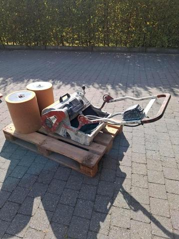 Sponsmachine Raimondi Bertha + 7 reserve sponsrollen. beschikbaar voor biedingen