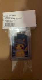 Pikachu with grey felt hat pokemon (sealed doosje), Hobby en Vrije tijd, Verzamelkaartspellen | Pokémon, Ophalen of Verzenden