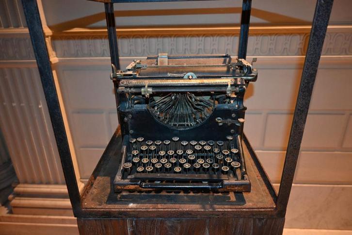 Typewriter model, Antiek en Kunst, Antiek | Kantoor en Zakelijk, Ophalen of Verzenden