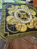 vintage zijden sjaals Hermes, Kleding | Dames, Maat 42/44 (L), Ophalen of Verzenden, Sjaal, Gedragen