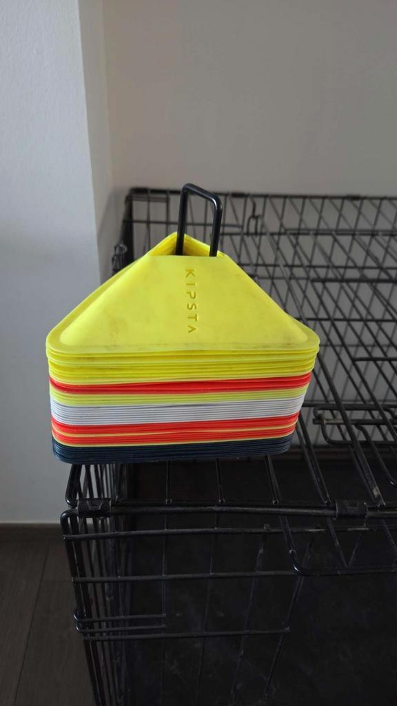 Kipsta trainingshoedjes/ markeringshoedjes, set van 44 stuks, Sport en Fitness, Overige Sport en Fitness, Gebruikt, Ophalen