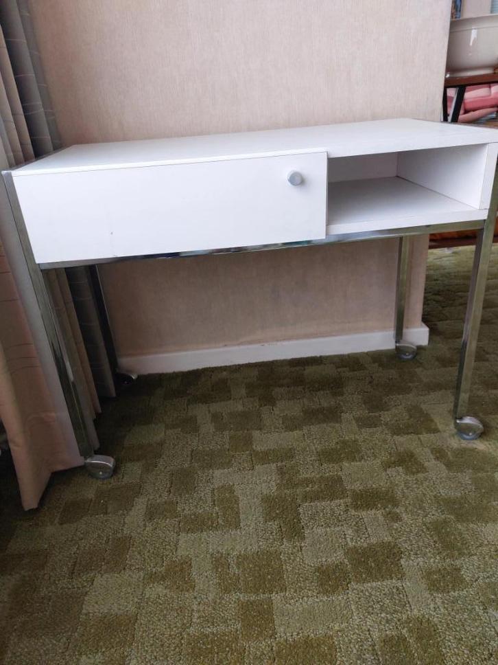 Vintage klein meubel (TV meubel) eind jaren 60, Verzamelen, Retro, Ophalen