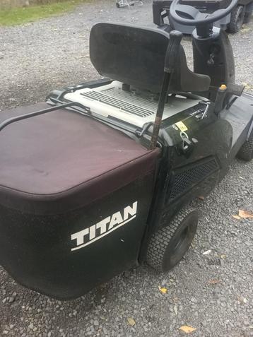 Tondeuse autoportée moteur 224 cc  beschikbaar voor biedingen