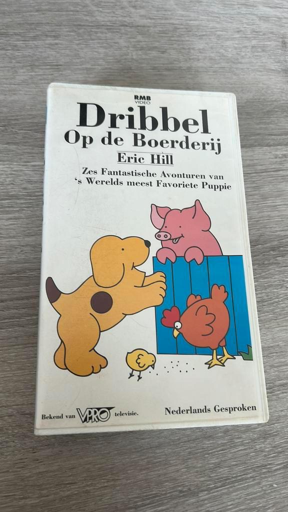 Dribbel op de boerderij, Cd's en Dvd's, VHS | Kinderen en Jeugd, Zo goed als nieuw, Kinderprogramma's en -films, Tekenfilm, Alle leeftijden