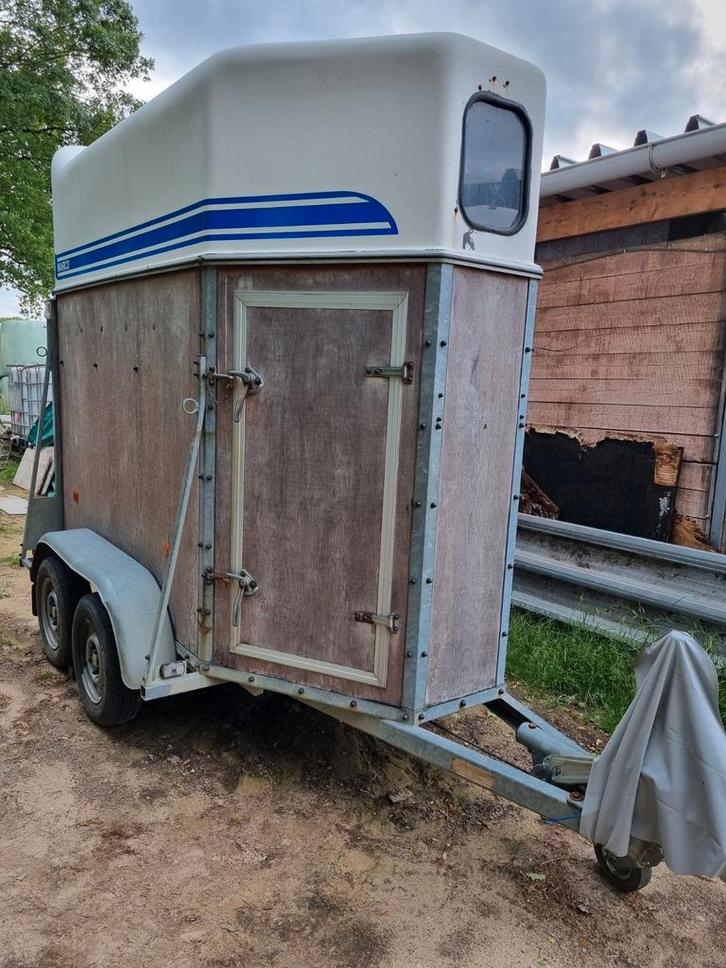 1,5 paards trailer te huur, Dieren en Toebehoren, Paarden en Pony's | Trailers en Aanhangwagens, Gebruikt, 1-paards trailer, Hout