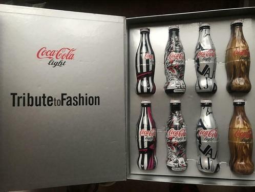 Coca Cola light tribute to fashion box met 8 flesjes, Verzamelen, Merken en Reclamevoorwerpen, Zo goed als nieuw, Verpakking, Ophalen of Verzenden