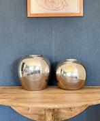 2 x vase convexe en métal argenté - Flamant Interiors, Enlèvement ou Envoi