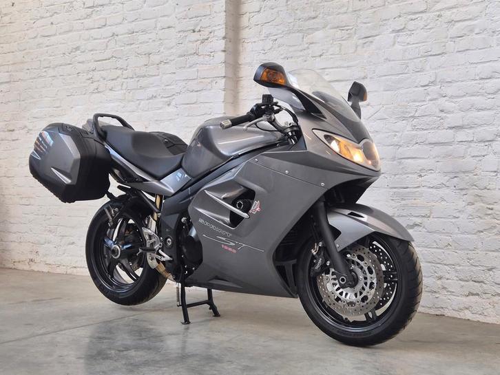 TRIUMPH SPRINT ST 1050 ABS @motomobilia, Motoren, Motoren | Triumph, Bedrijf, Toermotor, meer dan 35 kW, 3 cilinders, Motorrijbewijs A