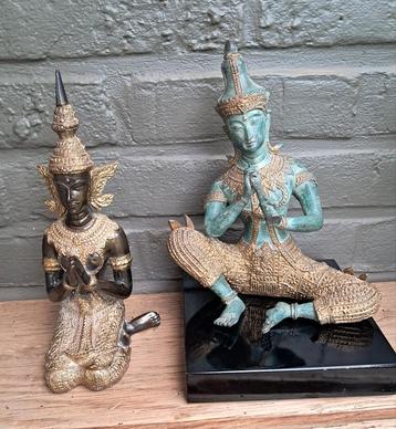 2 oude,bronzen tempelwachters