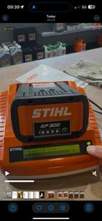 AP300 Stihl batterij 100% + AL300 snellader, Ophalen, Zo goed als nieuw, Accu, Stihl