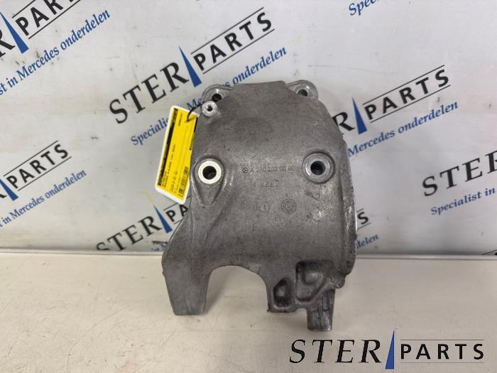 Support moteur d'un Mercedes A-Klasse, Autos : Pièces & Accessoires, Suspension & Châssis, Mercedes-Benz, Utilisé, 3 mois de garantie