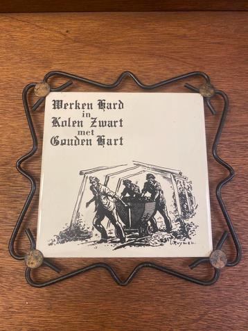 Antieke Tegel: Mijnwerkers met Gouden Hart in Frame. Decorat beschikbaar voor biedingen
