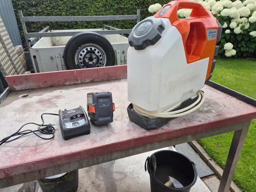 Husqvarna watertank WT 15I inclusief Accu & Lader, Doe-het-zelf en Bouw, Gereedschap | Handgereedschap, Zo goed als nieuw, Ophalen