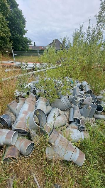 Bochtstukken PVC voor rioleringen beschikbaar voor biedingen