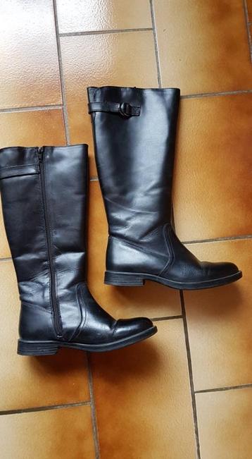 Bottes noires hautes cuir pointure 38 beschikbaar voor biedingen