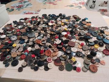 Lot de vieux boutons pour vêtements, Enlèvement ou Envoi, Comme neuf