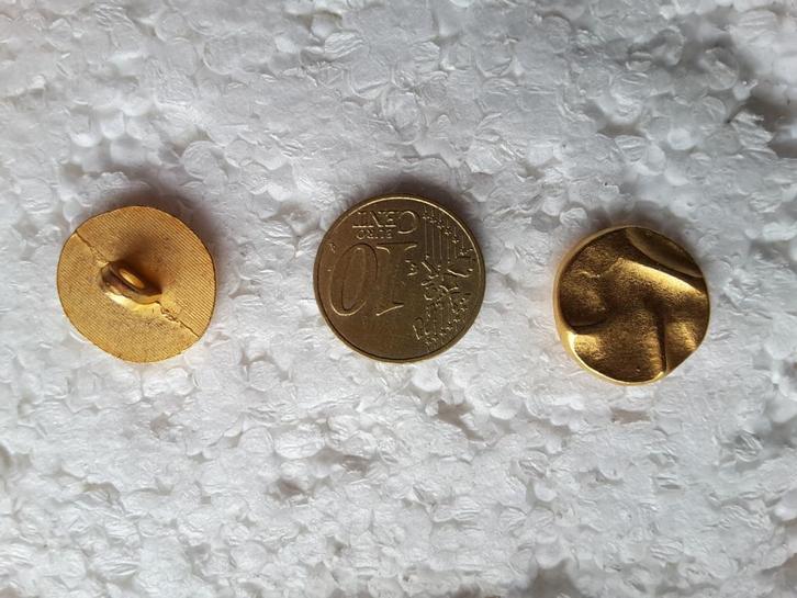 18 mm gouden knopen met gekreukt patroon, schacht B188D, Hobby en Vrije tijd, Naaien en Fournituren, Nieuw, Knoop of Knopen, Ophalen of Verzenden