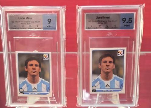 Panini+WC 2010+Lionel Messi+geen PSA+MESSI+2 kaarten, Verzamelen, Sportartikelen en Voetbal, Zo goed als nieuw, Poster, Plaatje of Sticker