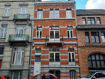 Maison à louer à Uccle, 8 chambres disponible aux enchères