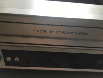 JVC video speler hr v 210 beschikbaar voor biedingen