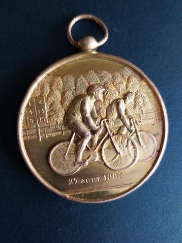 Médaille cycliste ancienne métal doré 27 août 1905 Courtrai