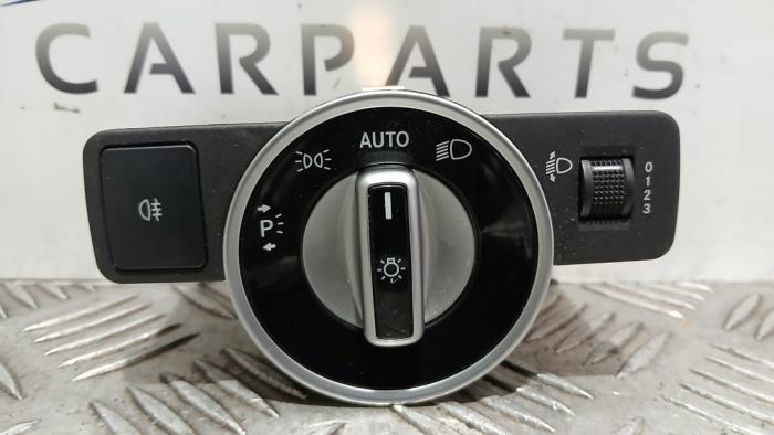 Licht Schakelaar van een Mercedes CLA, Auto-onderdelen, Dashboard en Schakelaars, Mercedes-Benz, Gebruikt, 3 maanden garantie