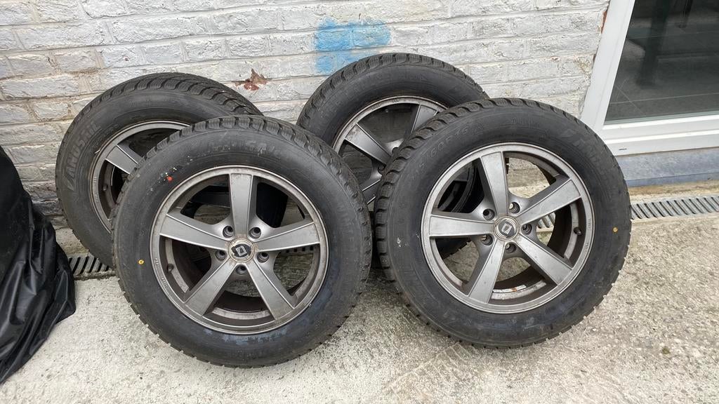 Kit hiver VW Group 215/60R16, Autos : Pièces & Accessoires, Pneus & Jantes, Pneus et Jantes, Pneus hiver, 16 pouces, 215 mm, Utilisé