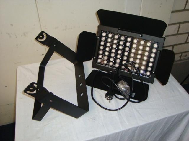 Nouveau : lampe tricolore Showtec LED Wall Wash (20230086), Musique & Instruments, Enlèvement ou Envoi, Neuf, Autres types, Effet stroboscopique